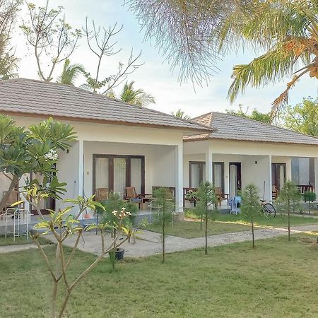Nusa Indah Bungalows Gili Air Luaran gambar